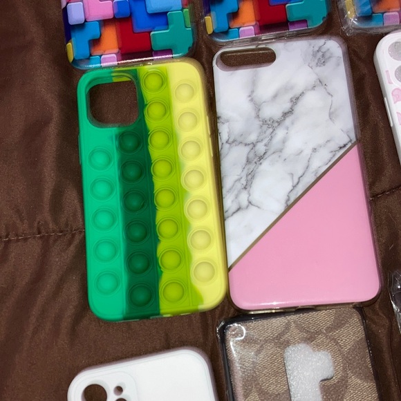 PHONE COVERS 😎 - Picture 11 of 17